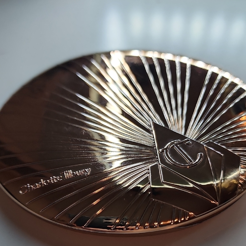Charlotte Tilbury Radiant Gold Compact